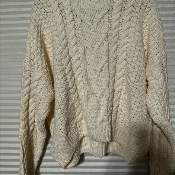 Like new cream embellished V neck chunky sweater large - Picture 6 of 6